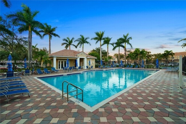 Building Photo - 12111 SW 5th Ct