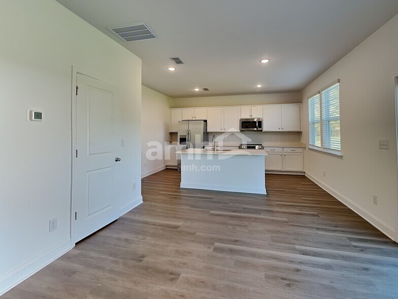 Building Photo - 1144 Livengood Wy