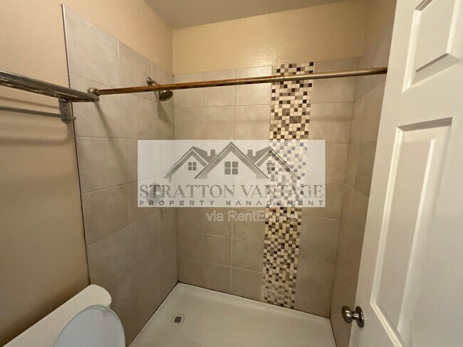 Building Photo - 1825 W Ray Rd