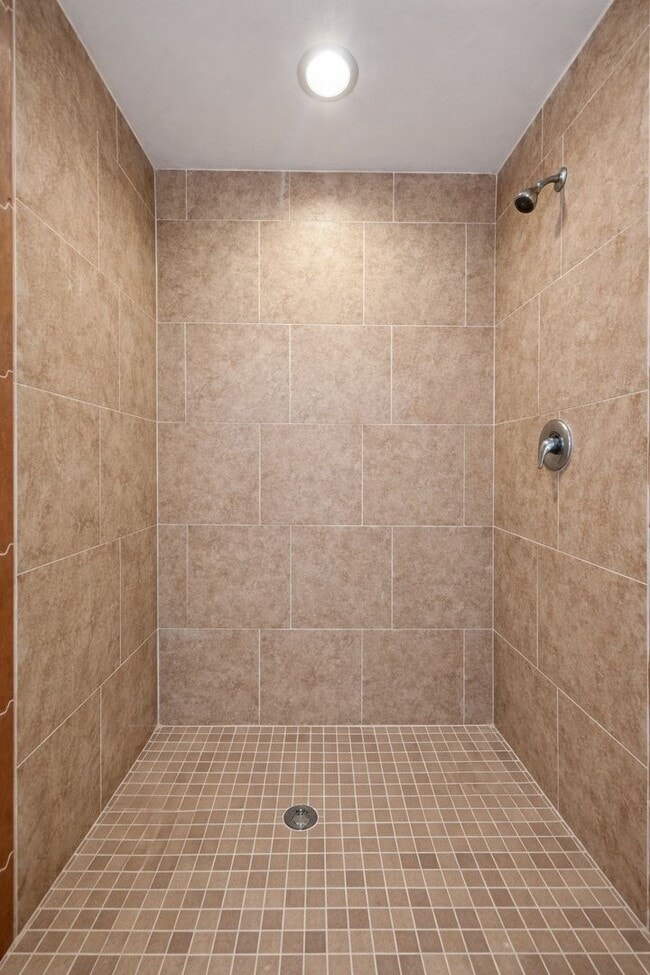 Building Photo - 2139/2141 SW 8TH PLACE