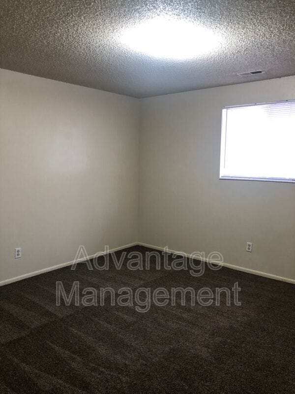 Building Photo - 339 W 100 N