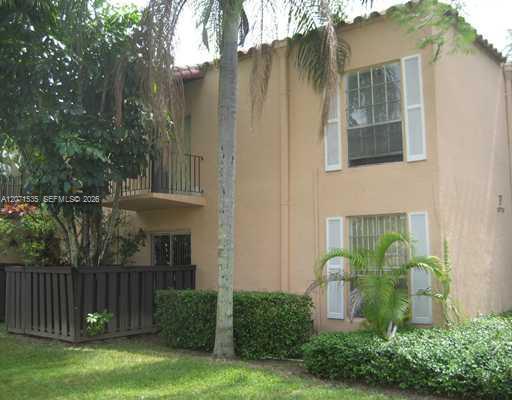 Building Photo - 10818 N Kendall Dr