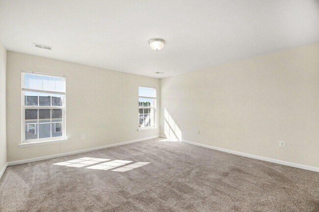 Building Photo - 1114 Ellis Ave