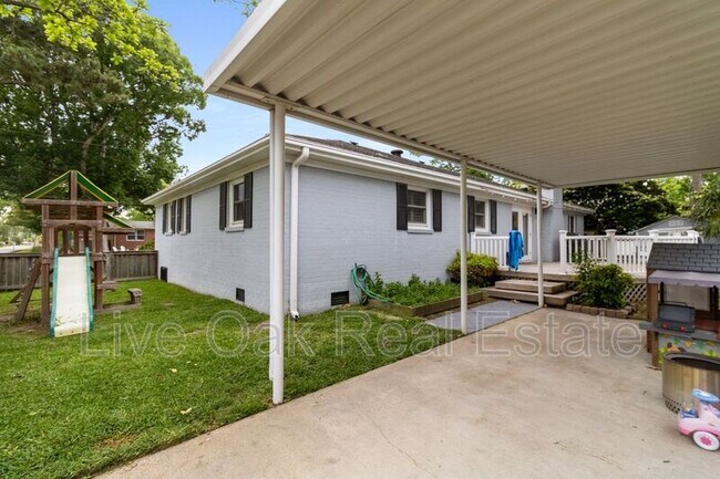 Building Photo - 732 Terrace Ave