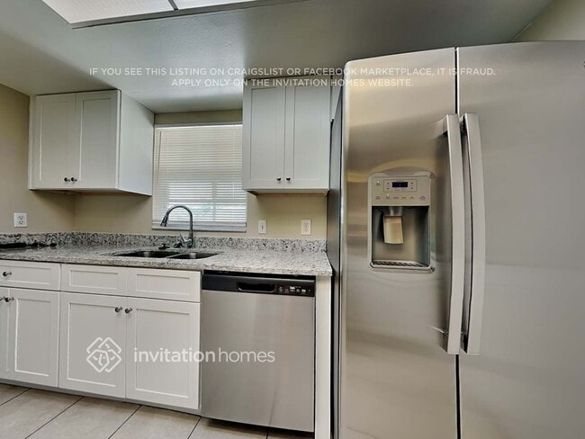 Building Photo - 419 Forest Oak Dr