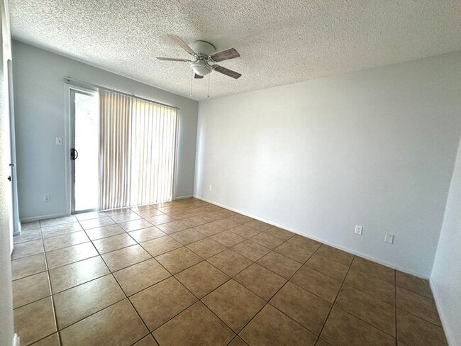 Building Photo - $500 Move In Special!2-bedroom, 1-bath apartment in Mesa, AZ