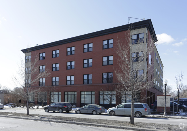 Building Photo - Lindquist Apartments