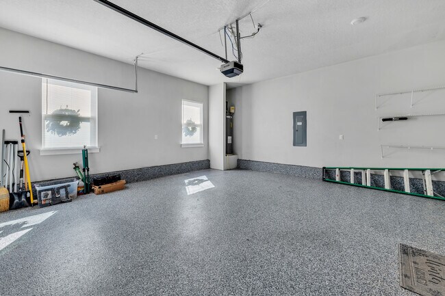 Building Photo - 6082 Carina Rd