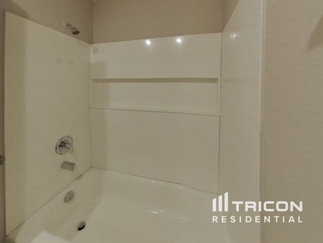 Building Photo - 6627 Scarecrow Wy