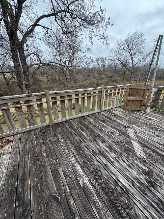 Building Photo - 3504 Pleasant Valley Rd