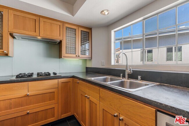 Building Photo - 225 S Lucia Ave