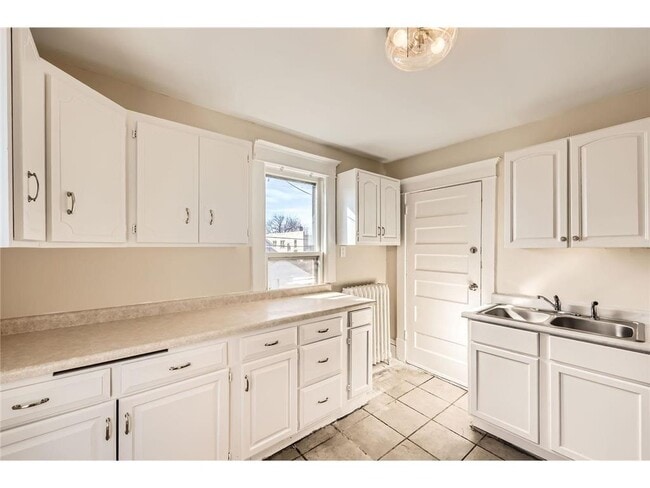 Building Photo - 3148 Pleasant Ave