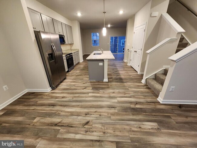 Building Photo - 117 Canning Rd