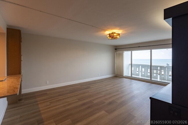 Building Photo - 2100 S Ocean Dr
