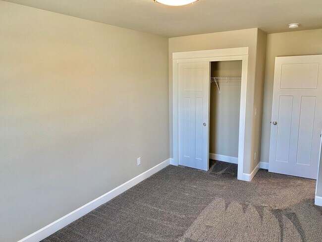 Building Photo - 20465 Aberdeen Dr