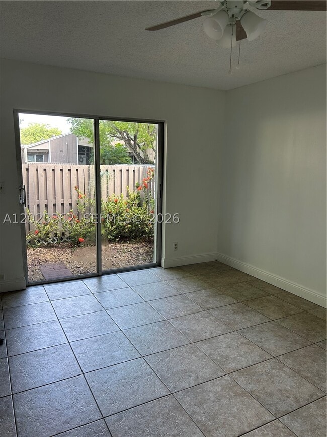 Building Photo - 578 Woodgate Cir