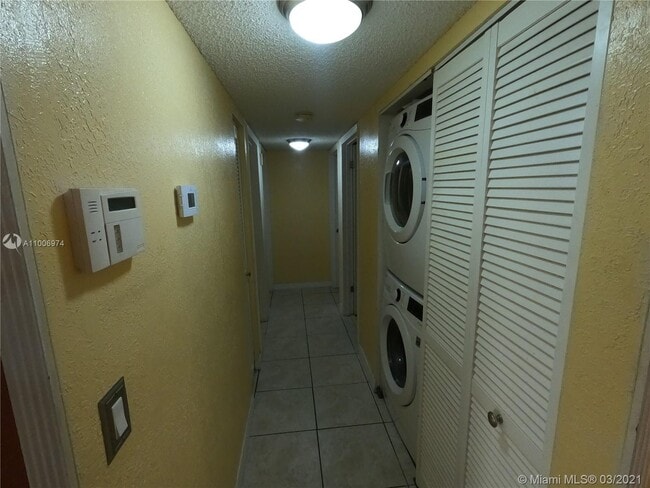 Building Photo - 8600 SW 149th Ave