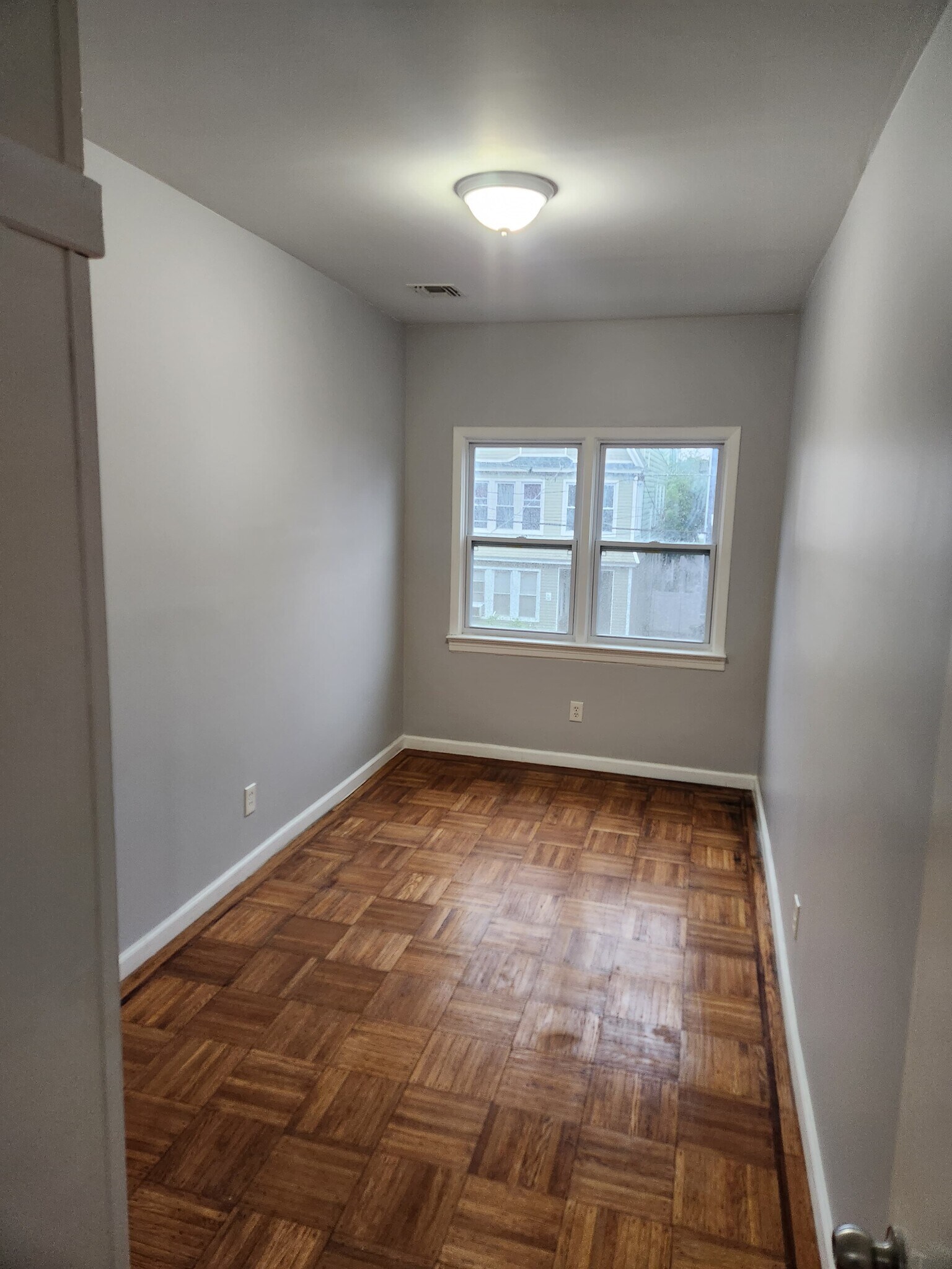 Building Photo - 57 Condict St