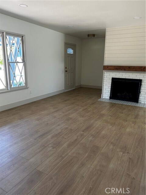 Building Photo - 717 Serpentine Dr