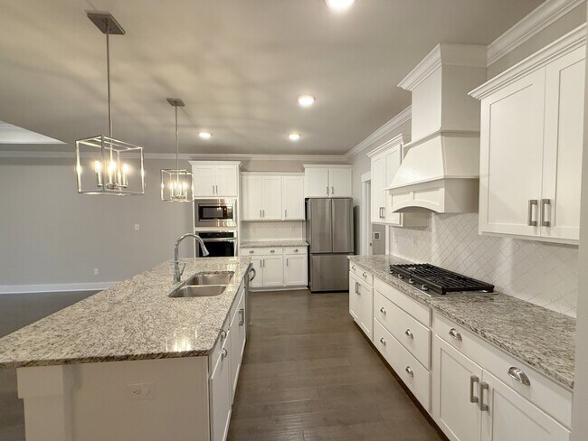 Building Photo - 408 Raleigh Elm Dr