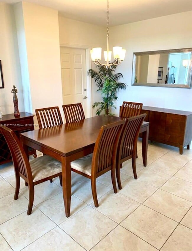 Building Photo - 2425 SW 27th Ave