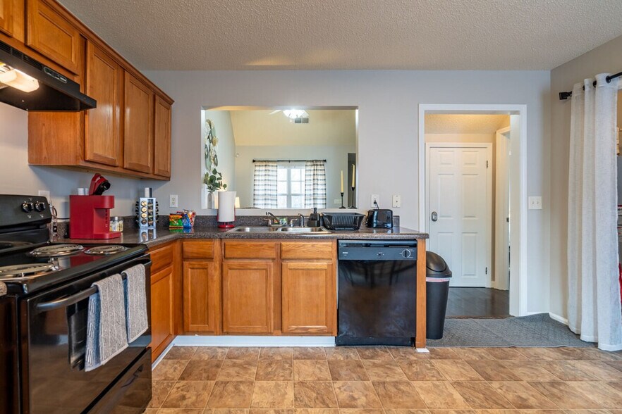 Building Photo - 106 Middlebrook Dr