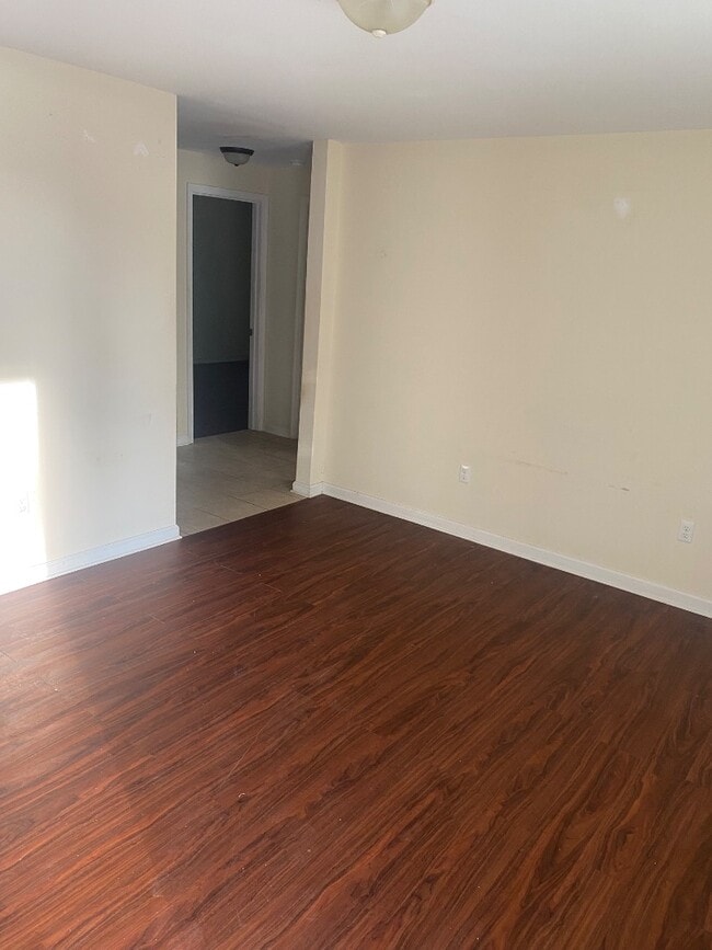 Building Photo - 1810 Ozone Ct