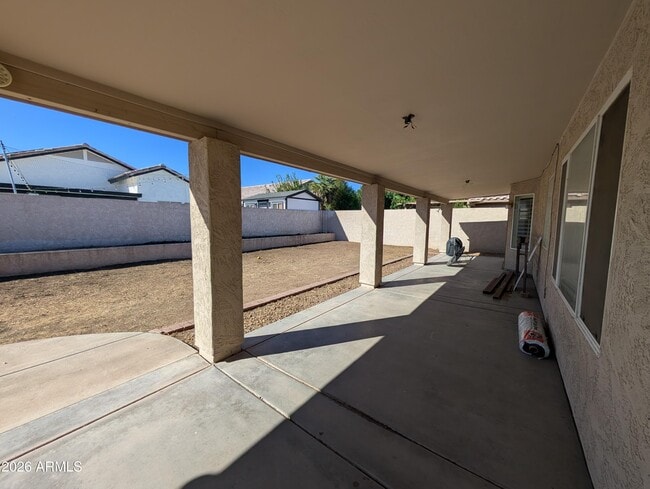 Building Photo - 8918 W Paradise Ln