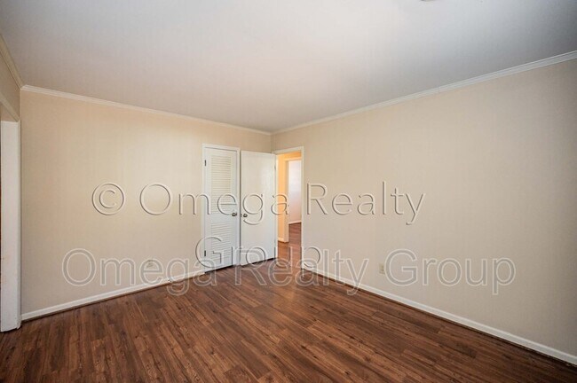 Building Photo - 1700 Serene Cir