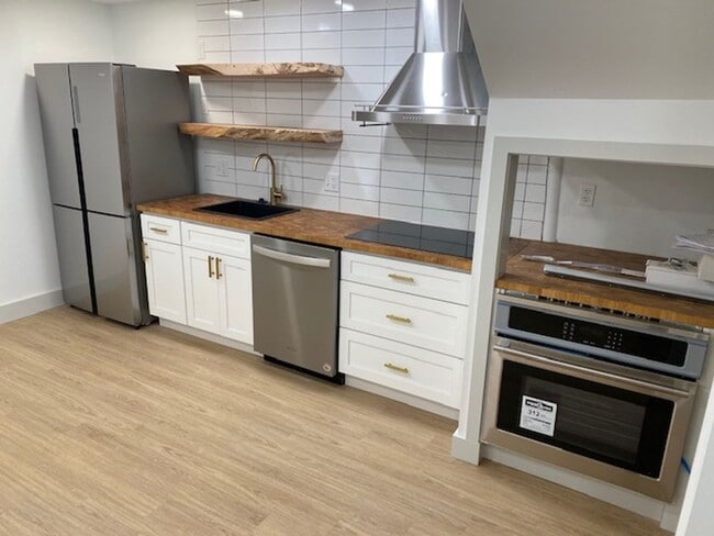 Building Photo - 1610 Rodman St