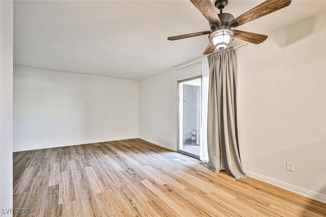 Building Photo - 5493 Indian River Dr