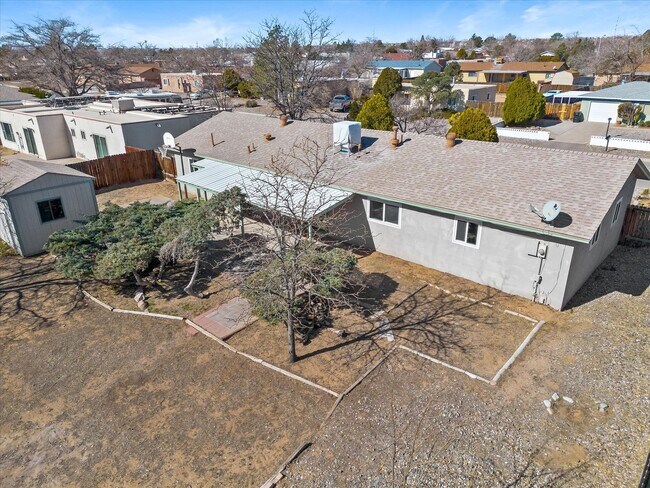 Building Photo - Spacious 4-Bed, 2-Bath Home | Large Backyard| Quick Access to Highway 528 and Other Routes| Pre-L...