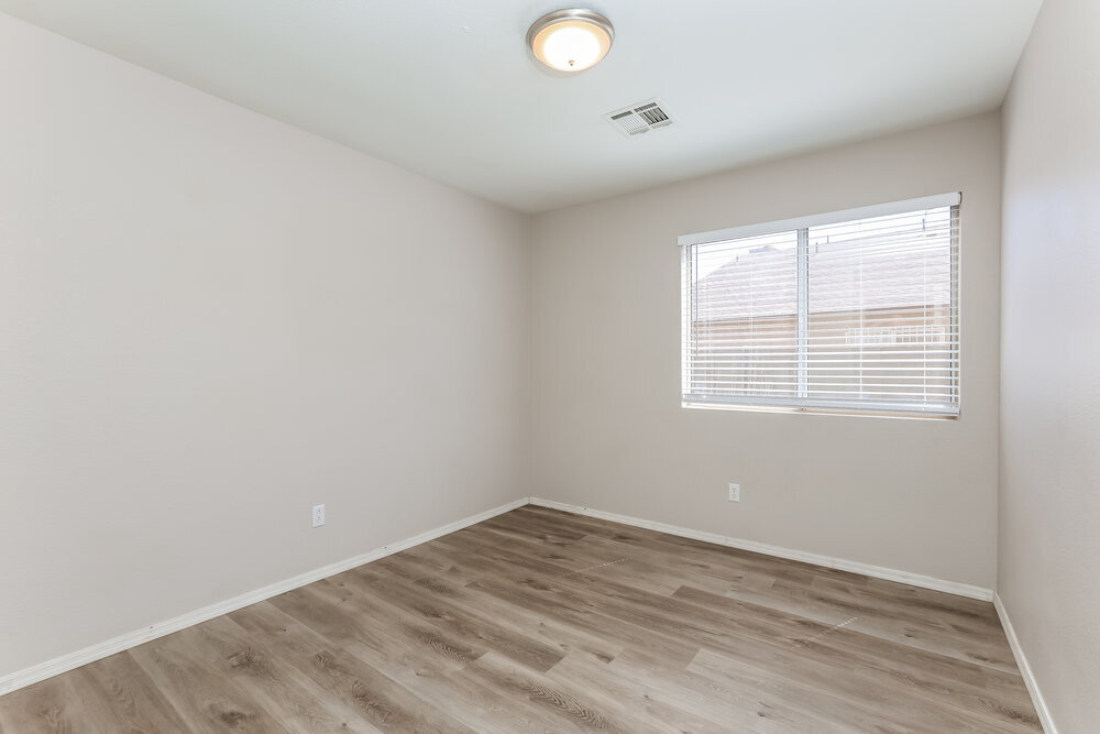 Building Photo - 5307 N 79th Dr