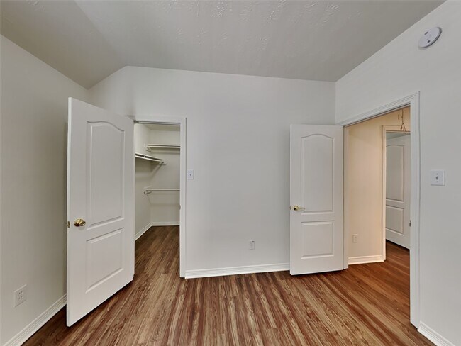 Building Photo - 28726 Hidden Cove Dr