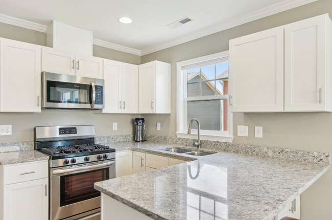 Building Photo - Arden Townhouse Rental