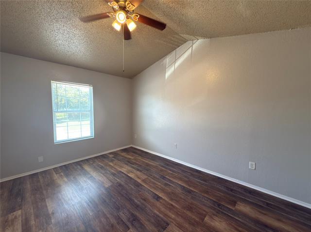 Building Photo - 2250 Aspen Dr