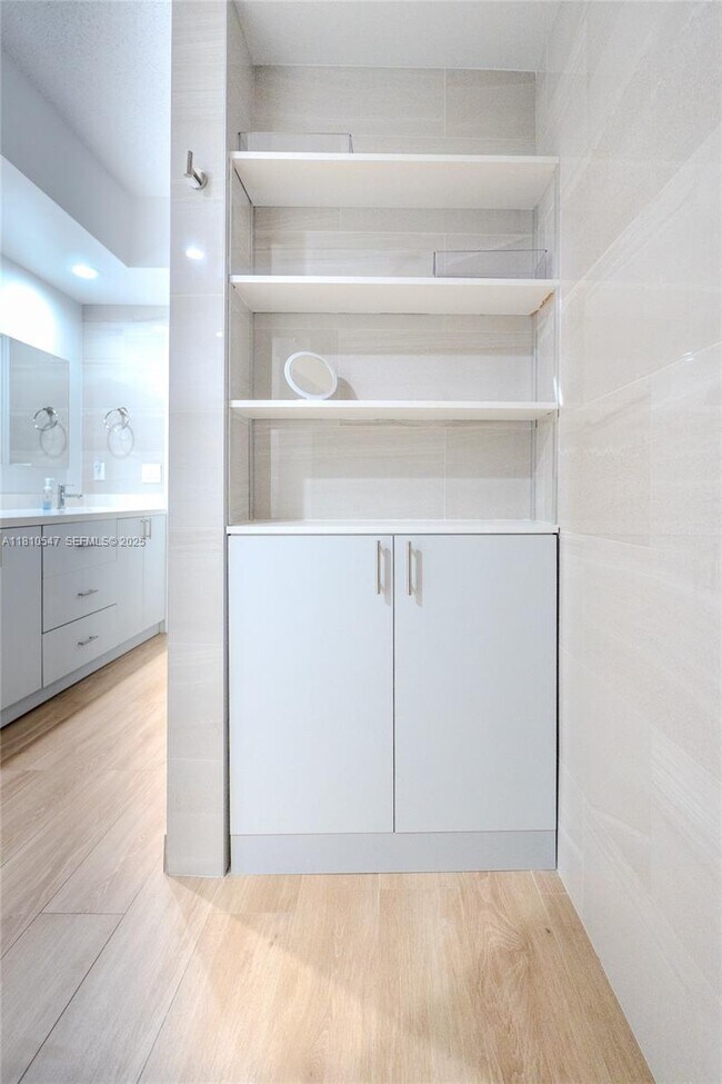 Building Photo - 3245 NE 184th St