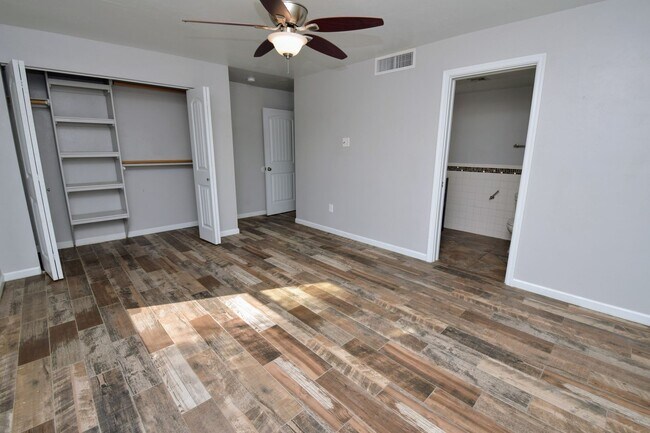 Building Photo - Modern 3 Bed 3 Bath - Less than 1 Mile to University of Arizona