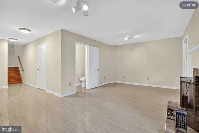 Building Photo - 7427 Salford Ct