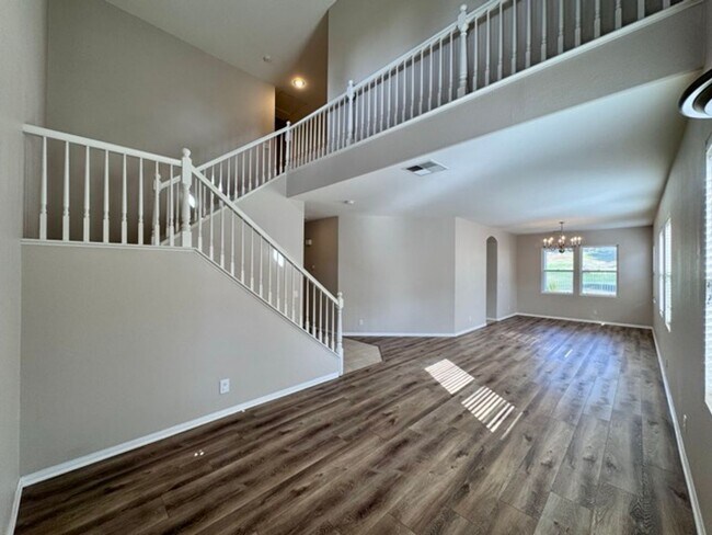 Building Photo - Beautiful 4 bedroom Temecula home sitting ...