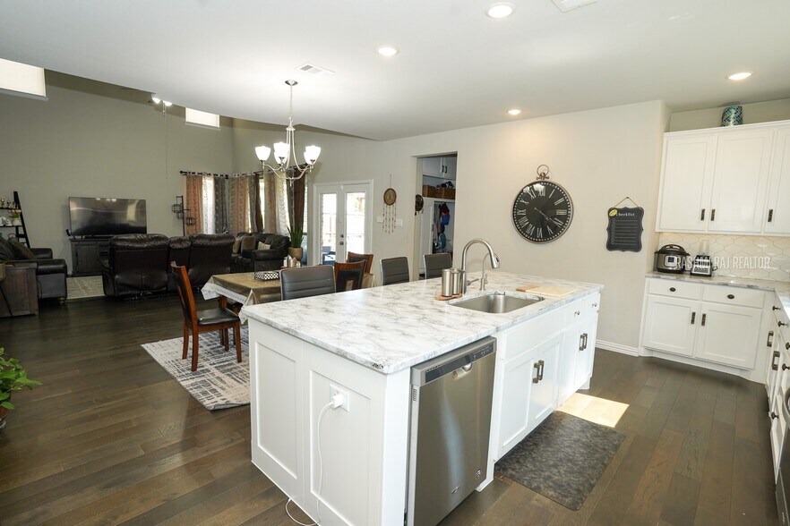 Building Photo - 12559 Ravine Creek Rd