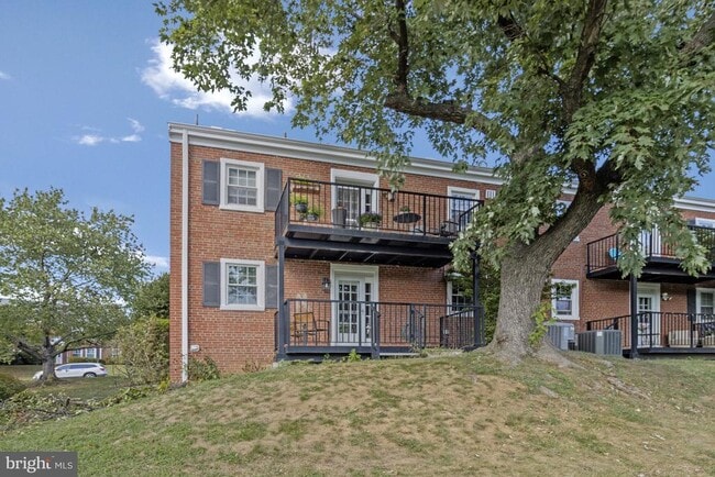 Building Photo - 4640 31st Rd S