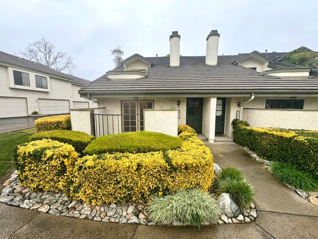 Primary Photo - Beautiful Upland Townhome for Lease