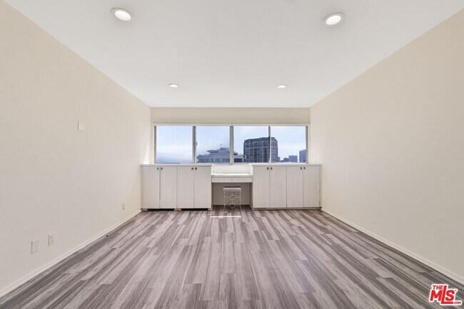 Building Photo - 10701 Wilshire Blvd