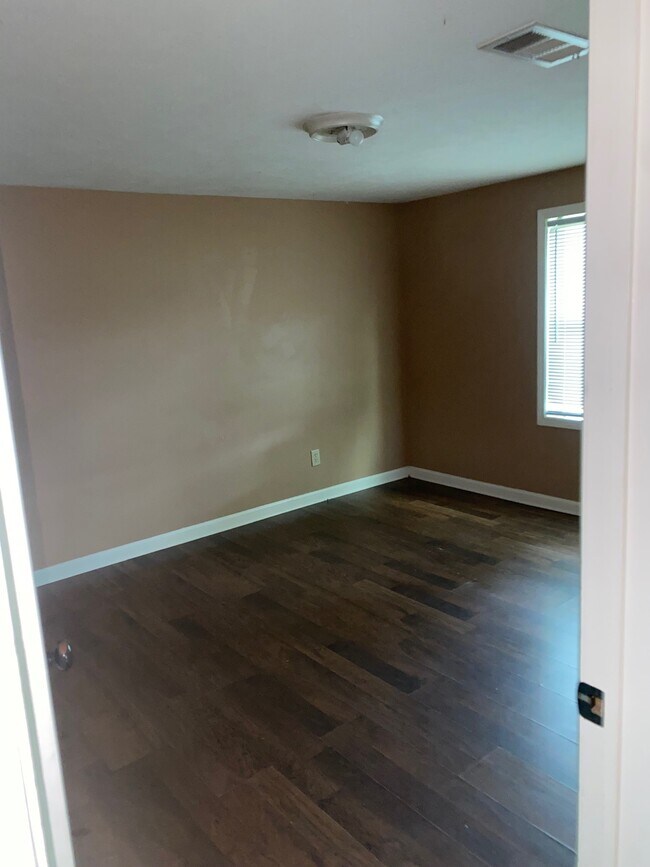Building Photo - 8070 MS-12