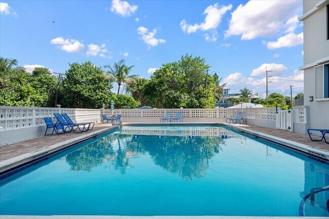 Building Photo - 911 Ocean Dr
