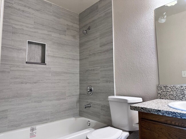 Building Photo - Beautifully Remodeled 4BR/2BA Single-Story Home for Rent!