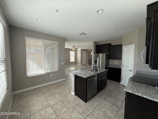 Building Photo - 1255 N Arizona Ave