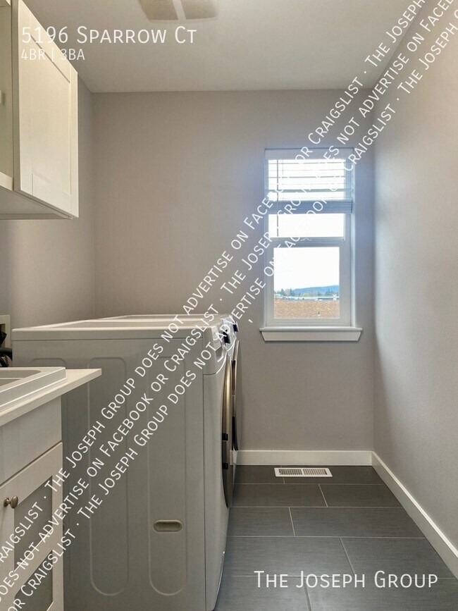 Building Photo - 5196 Sparrow Ct