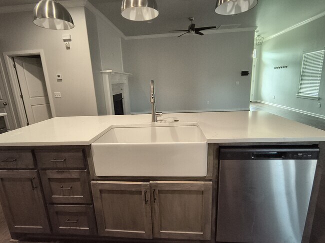 Building Photo - 2832 Wild Rose Ln